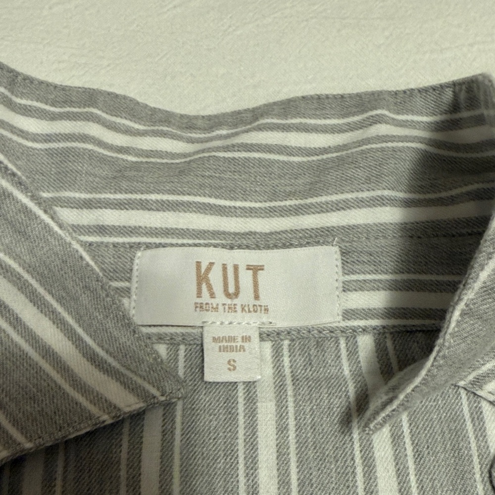 Kut from the Kloth Jasmine Roll Up Sleeve Blouse - Picture 4 of 9